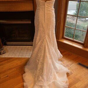 Galina Signature White Beaded Lace Strapless Bridal Gown Wedding Dress Size 0 P